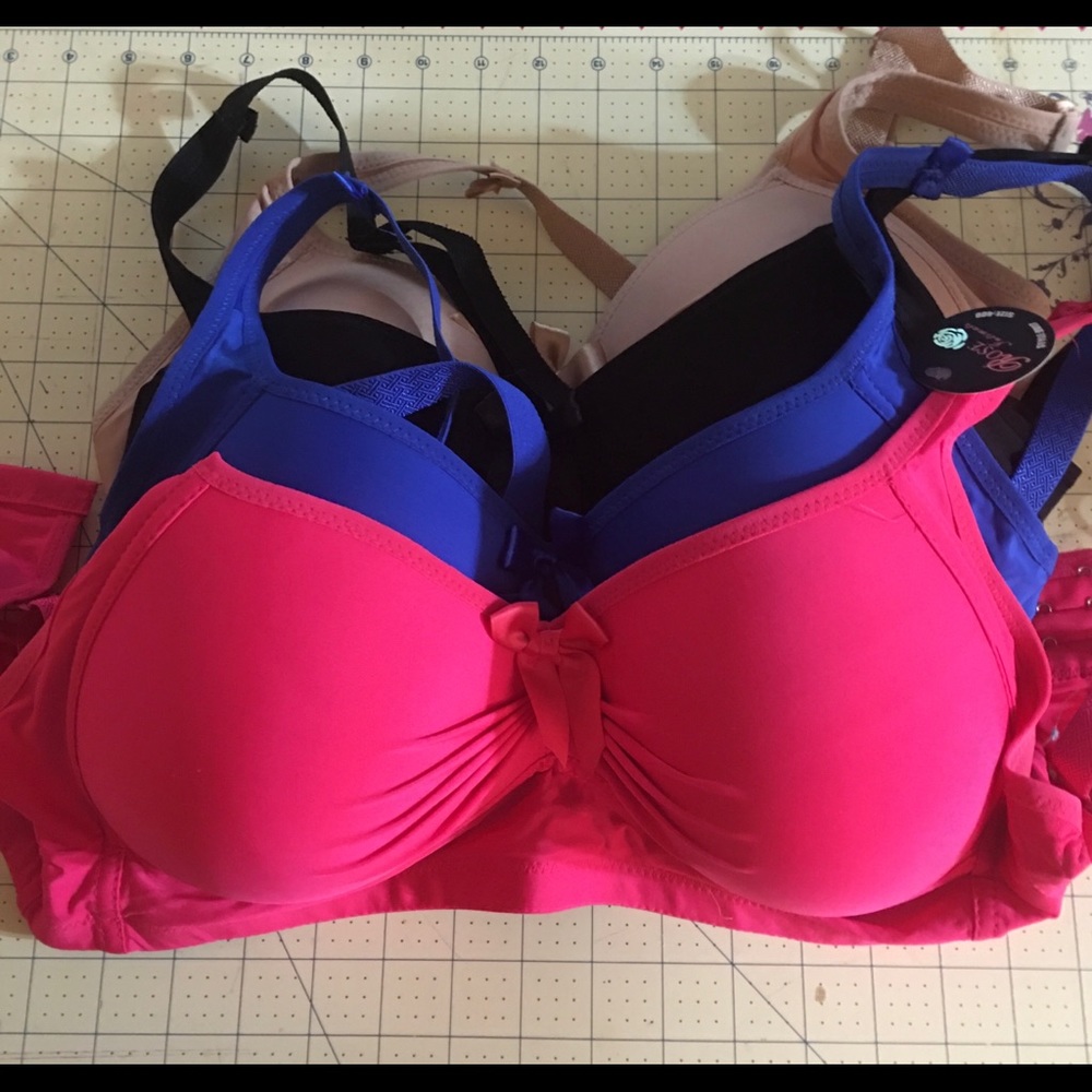 4 bras no underwire. 40D